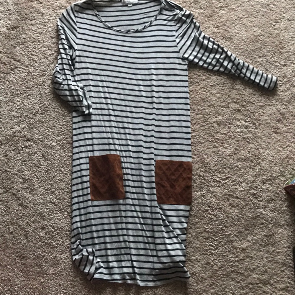 Striped dress with decorative pockets